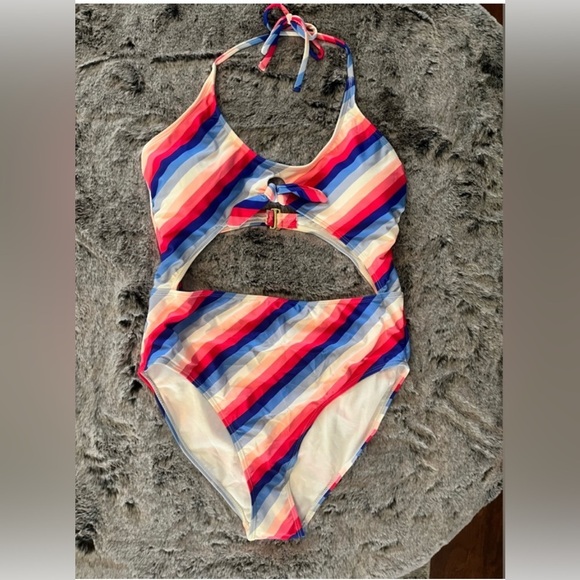 No Boundaries Striped Red White & Blue
Cutout One Piece Bathing Suit, Large
NWT‌ - Picture 7 of 11